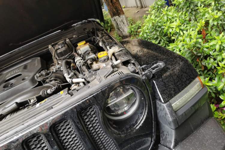 Used Jeep Wrangler 2021 2.0T Sahara Four-Door Edition Engine Bay Left