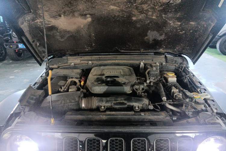 Used Jeep Wrangler 2021 2.0T Robin Hood Four-Door Edition Engine Bay