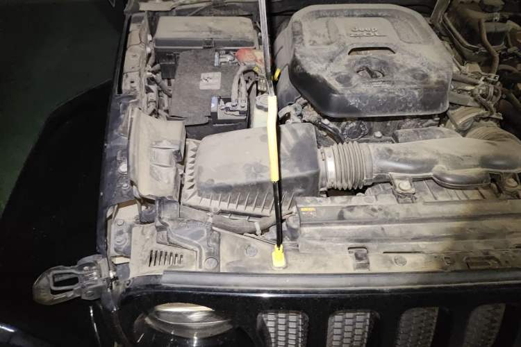 Used Jeep Wrangler 2021 2.0T Sahara Four-Door Edition Engine Bay Right