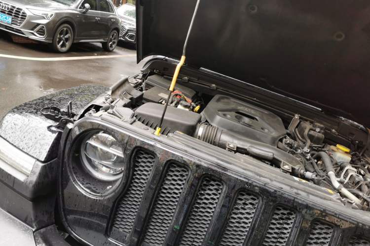 Used Jeep Wrangler 2021 2.0T Sahara Four-Door Edition Engine Bay Right