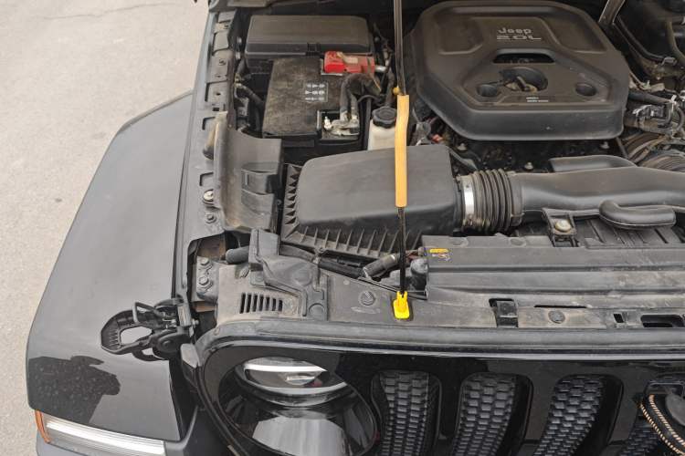 Used Jeep Wrangler 2021 2.0T Sahara Four-Door Edition Engine Bay Right
