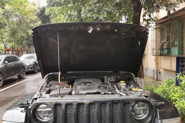 Used Jeep Wrangler 2021 2.0T Sahara Four-Door Edition Engine Bay