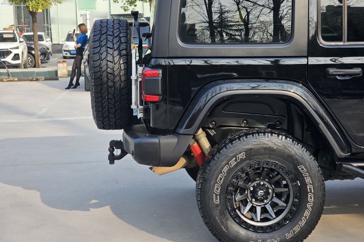 Used Jeep Wrangler 2021 2.0T Sahara Four-Door Edition Exterior 11