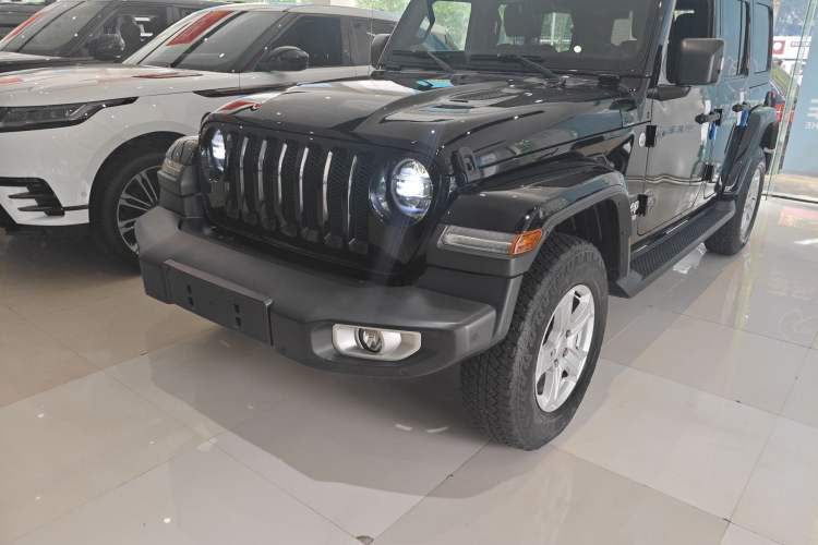 Used Jeep Wrangler 2021 2.0T Sahara Four-Door Edition Exterior 2
