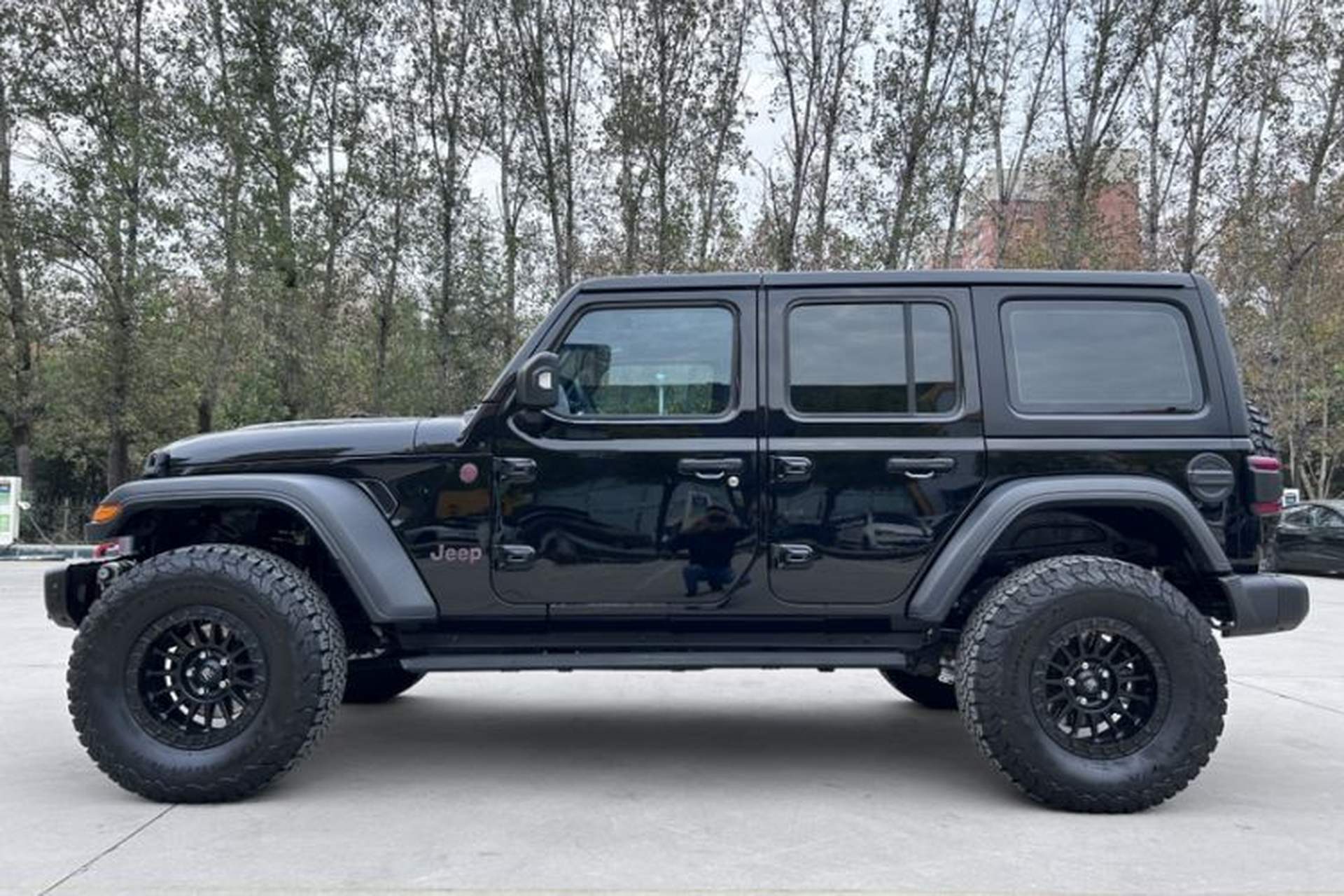 Used Jeep Wrangler 2021 2.0T Robin Hood Four-Door Edition Exterior 4