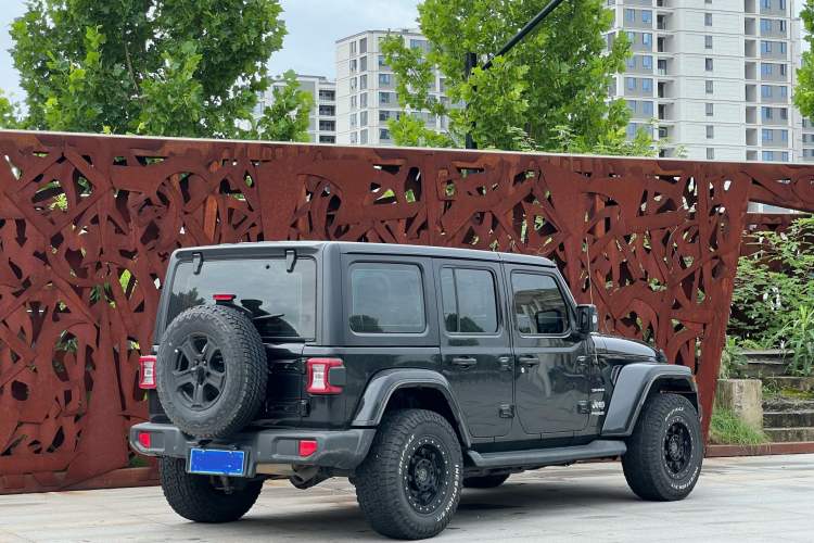 Used Jeep Wrangler 2021 2.0T Sahara Four-Door Edition Exterior 4