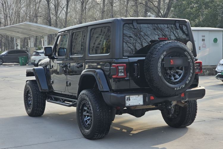 Used Jeep Wrangler 2021 2.0T Sahara Four-Door Edition Exterior 5