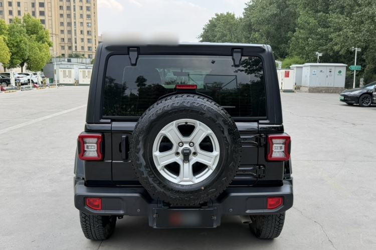Used Jeep Wrangler 2021 2.0T Sahara Four-Door Edition Exterior 5