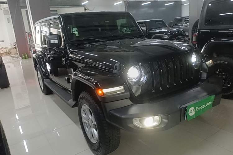 Used Jeep Wrangler 2021 2.0T Sahara Four-Door Edition Front Right 45 Deg
