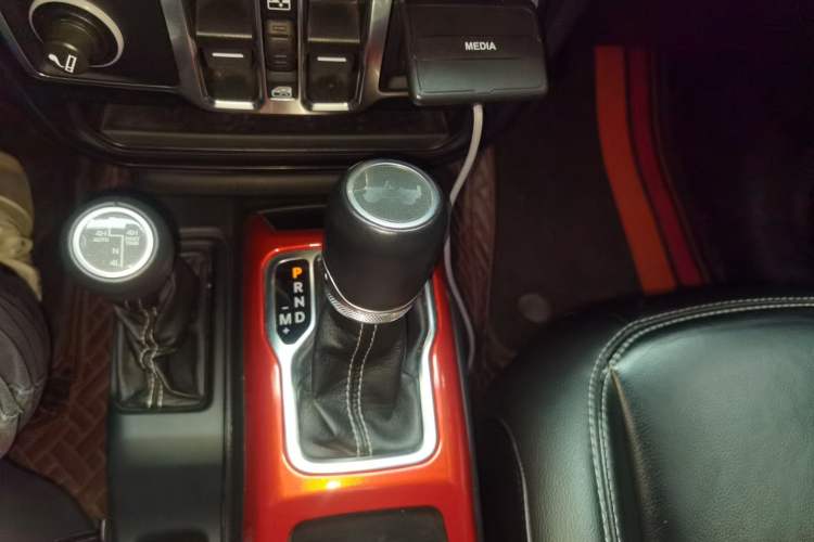 Used Jeep Wrangler 2021 2.0T Sahara Four-Door Edition Gear Lever