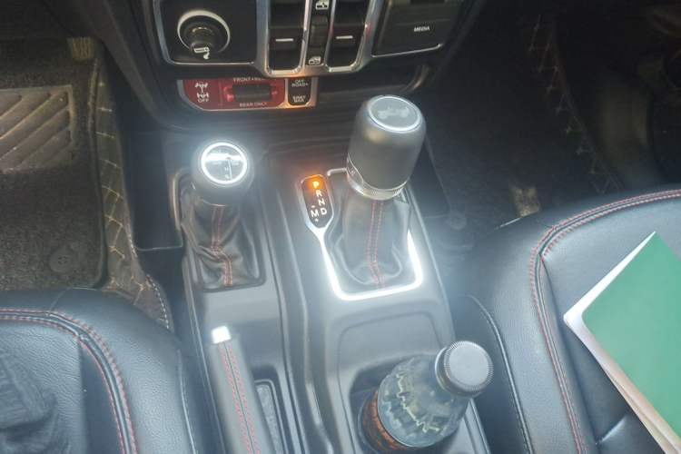 Used Jeep Wrangler 2021 2.0T Robin Hood Four-Door Edition Gear Lever