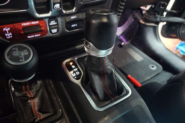 Used Jeep Wrangler 2021 2.0T Robin Hood Four-Door Edition Gear Lever