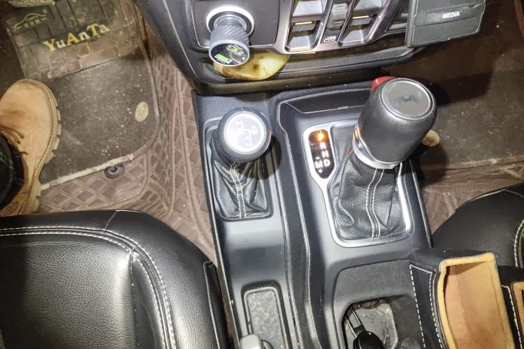 Used Jeep Wrangler 2021 2.0T Sahara Four-Door Edition Gear Lever