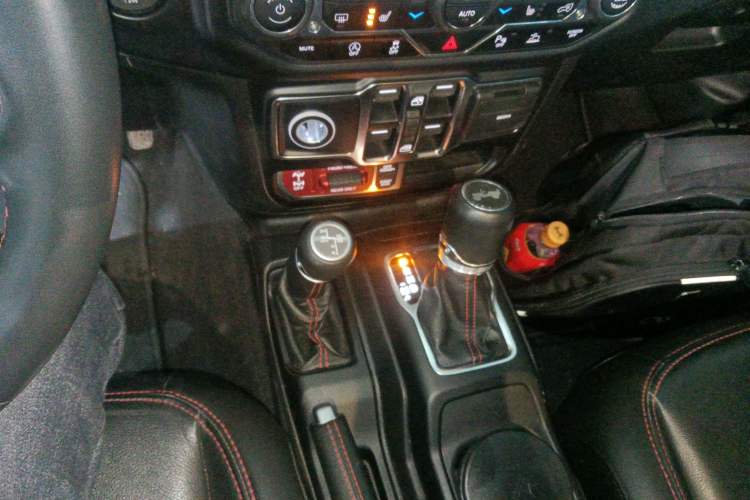 Used Jeep Wrangler 2021 2.0T Robin Hood Four-Door Edition Gear Lever