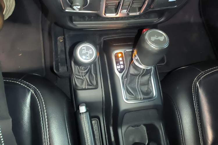 Used Jeep Wrangler 2021 2.0T Sahara Four-Door Edition Gear Lever