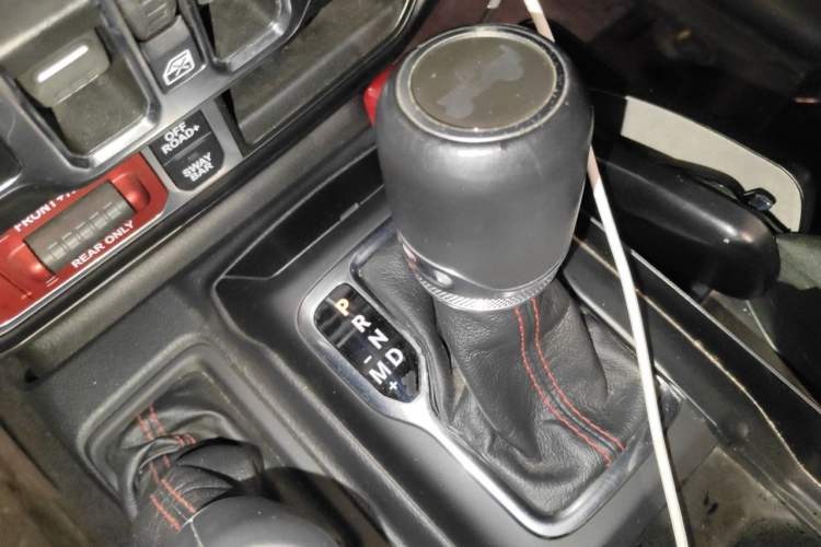 Used Jeep Wrangler 2021 2.0T Robin Hood Four-Door Edition Gear Lever