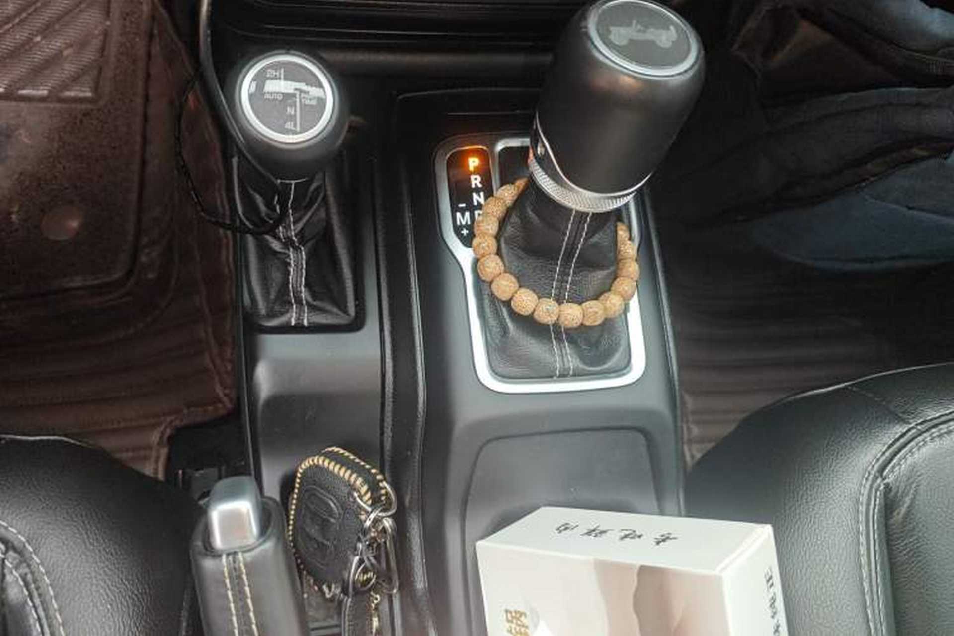 Used Jeep Wrangler 2021 2.0T Sahara Four-Door Edition Gear Lever