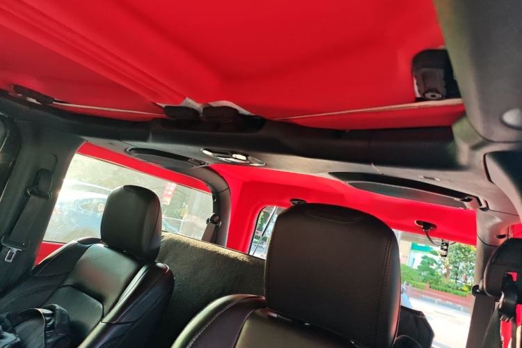 Used Jeep Wrangler 2021 2.0T Robin Hood two-door version Headliner