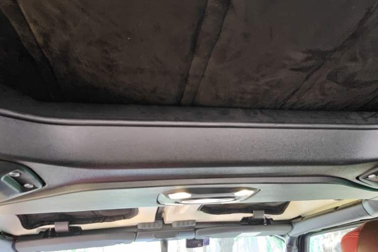 Used Jeep Wrangler 2021 2.0T Sahara Four-Door Edition Headliner