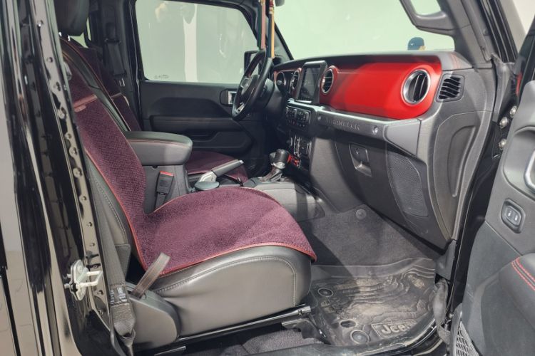 Used Jeep Wrangler 2021 2.0T Robin Hood Four-Door Edition Interior 1