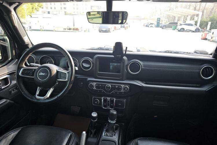 Used Jeep Wrangler 2021 2.0T Sahara Four-Door Edition Interior 1