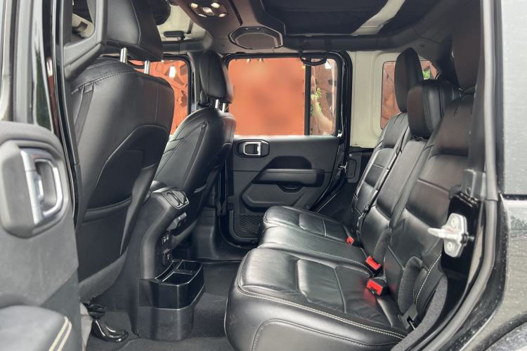 Used Jeep Wrangler 2021 2.0T Sahara Four-Door Edition Interior 2
