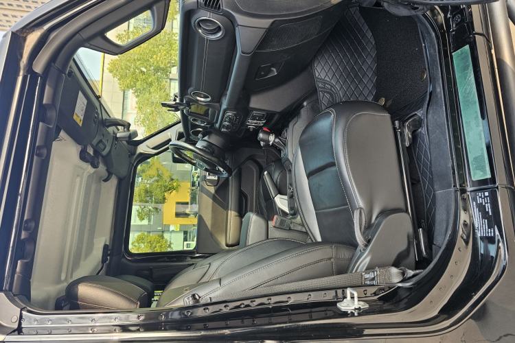 Used Jeep Wrangler 2021 2.0T Sahara Four-Door Edition Interior 3