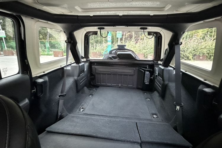 Used Jeep Wrangler 2021 2.0T Sahara Four-Door Edition Interior 3