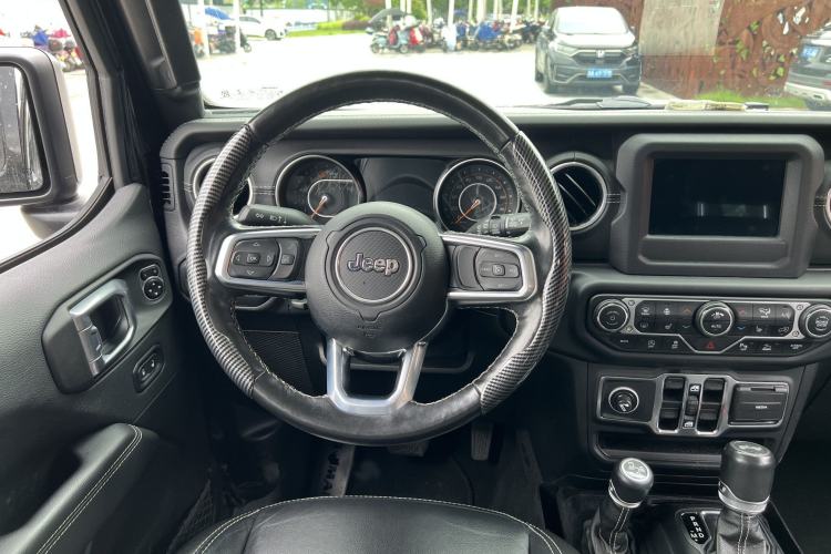 Used Jeep Wrangler 2021 2.0T Sahara Four-Door Edition Interior 3