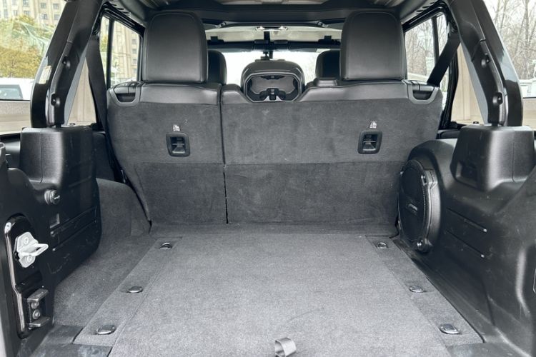Used Jeep Wrangler 2021 2.0T Robin Hood Four-Door Edition Interior 4