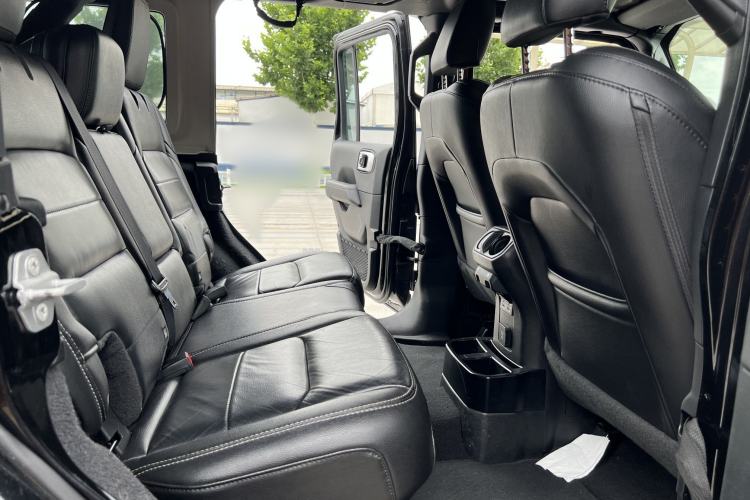 Used Jeep Wrangler 2021 2.0T Sahara Four-Door Edition Interior 5