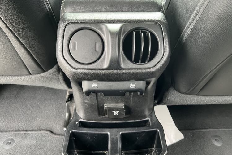Used Jeep Wrangler 2021 2.0T Sahara Four-Door Edition Interior 6