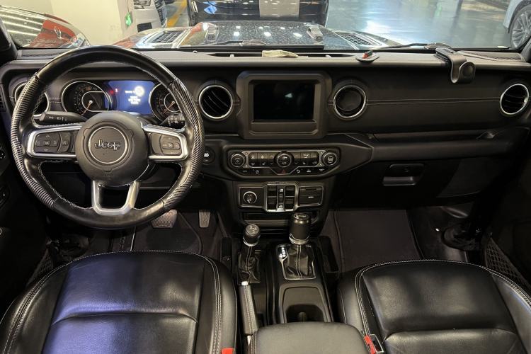 Used Jeep Wrangler 2021 2.0T Sahara Four-Door Edition Interior 7