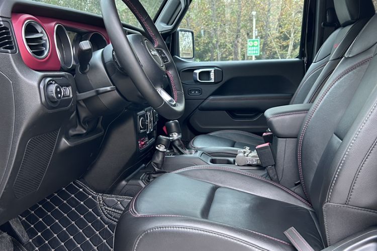 Used Jeep Wrangler 2021 2.0T Robin Hood Four-Door Edition Interior 8