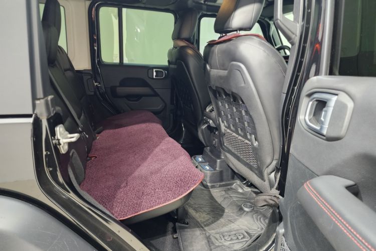Used Jeep Wrangler 2021 2.0T Robin Hood Four-Door Edition Interior 9