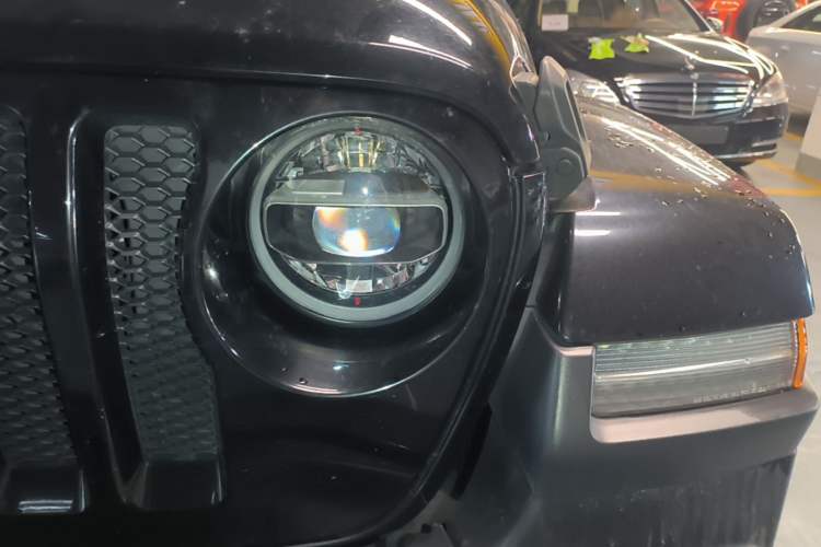 Used Jeep Wrangler 2021 2.0T Sahara Four-Door Edition Left Front Headlight