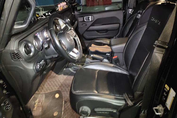 Used Jeep Wrangler 2021 2.0T Sahara Four-Door Edition Left Front Seat