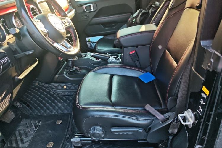 Used Jeep Wrangler 2021 2.0T Robin Hood two-door version Left Front Seat