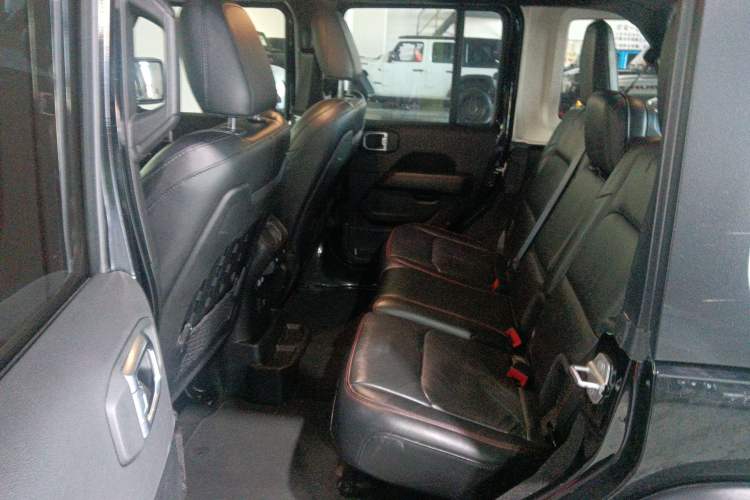 Used Jeep Wrangler 2021 2.0T Robin Hood Four-Door Edition Left Rear Seat