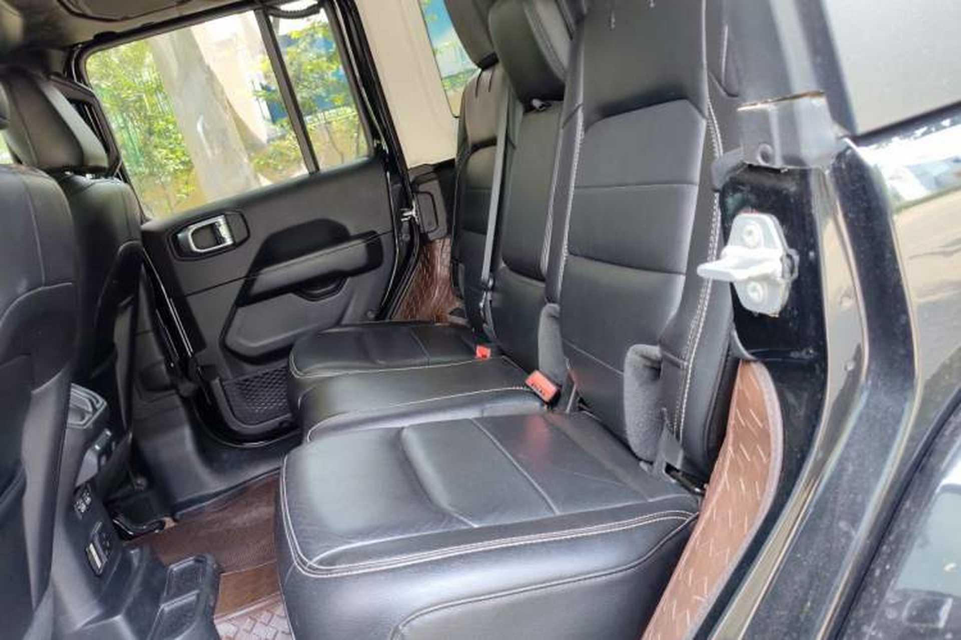 Used Jeep Wrangler 2021 2.0T Sahara Four-Door Edition Left Rear Seat