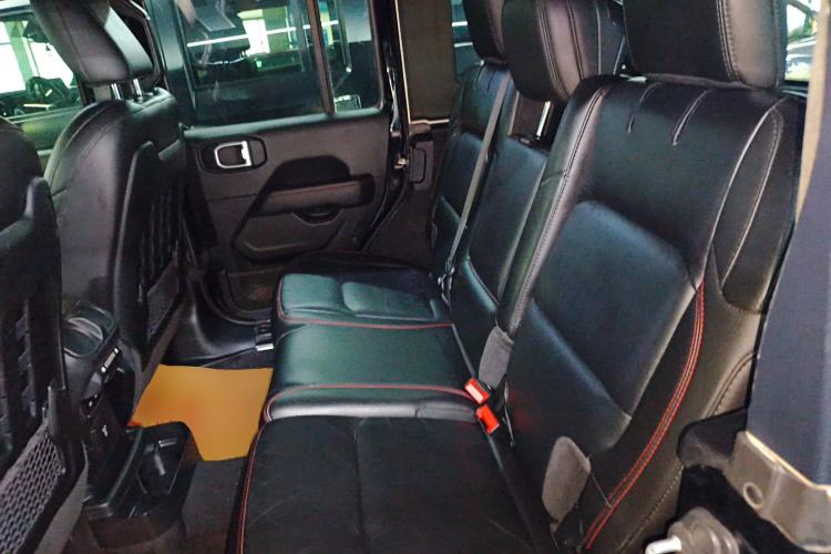 Used Jeep Wrangler 2021 2.0T Robin Hood Four-Door Edition Left Rear Seat