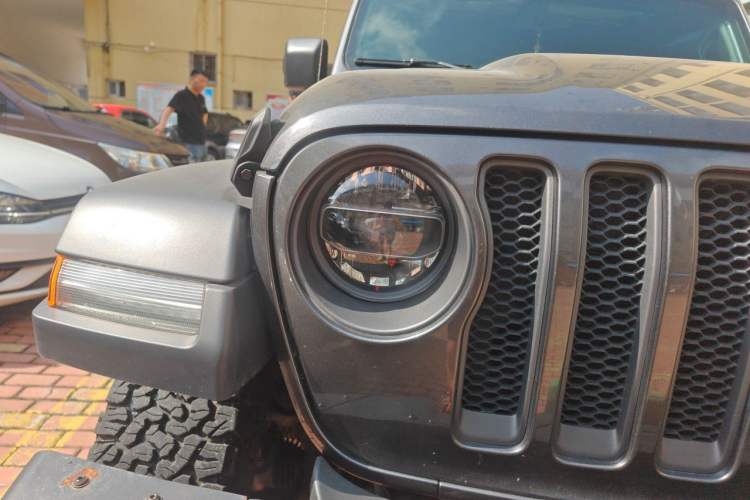 Used Jeep Wrangler 2021 2.0T Robin Hood two-door version Right Front Headlight