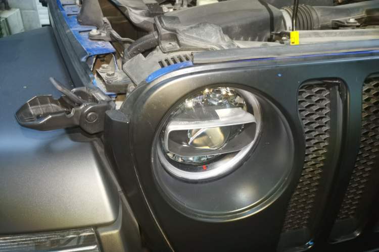 Used Jeep Wrangler 2021 2.0T Robin Hood Four-Door Edition Right Front Headlight
