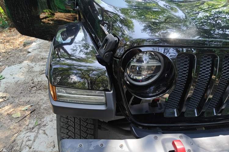 Used Jeep Wrangler 2021 2.0T Sahara Four-Door Edition Right Front Headlight
