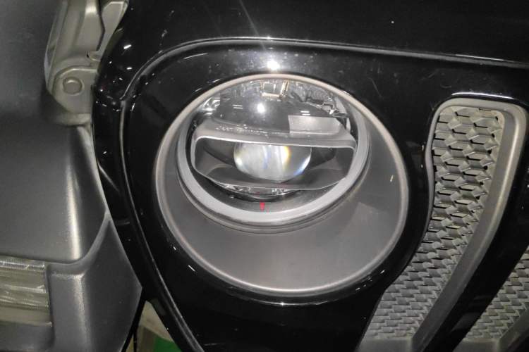 Used Jeep Wrangler 2021 2.0T Robin Hood Four-Door Edition Right Front Headlight