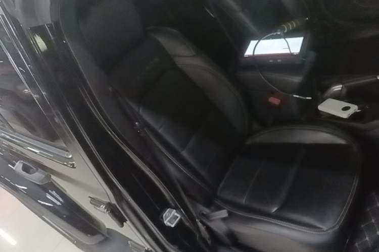 Used Jeep Wrangler 2021 2.0T Sahara Four-Door Edition Right Front Seat