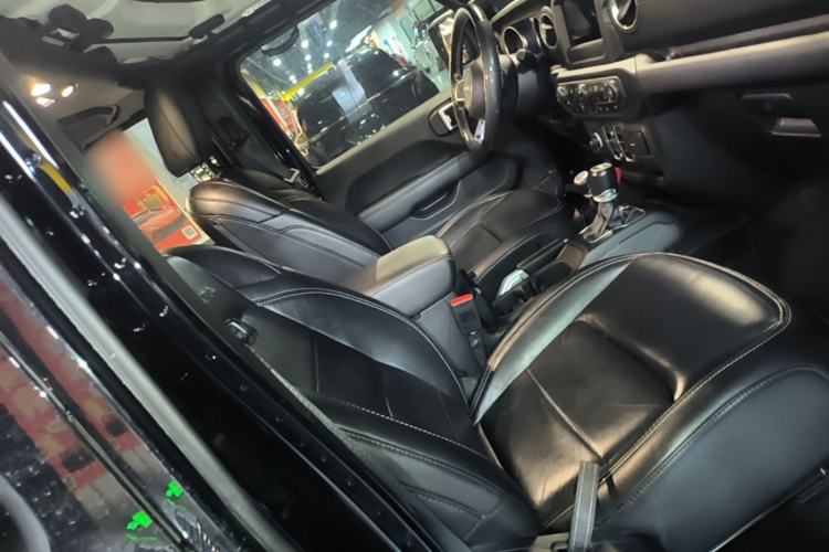 Used Jeep Wrangler 2021 2.0T Sahara Four-Door Edition Right Front Seat