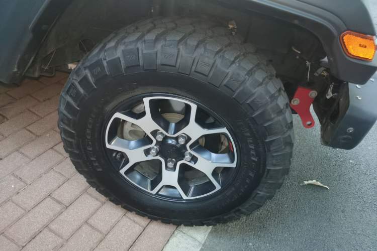 Used Jeep Wrangler 2021 2.0T Robin Hood Four-Door Edition Right Front Wheel Hub