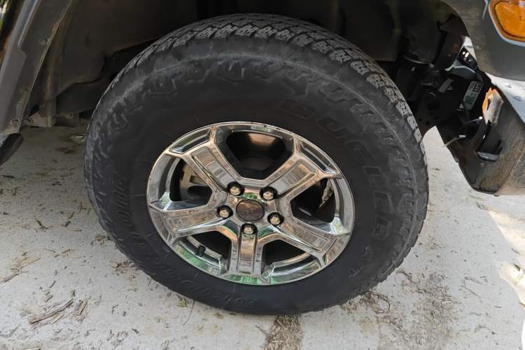 Used Jeep Wrangler 2021 2.0T Sahara Four-Door Edition Right Front Wheel Hub