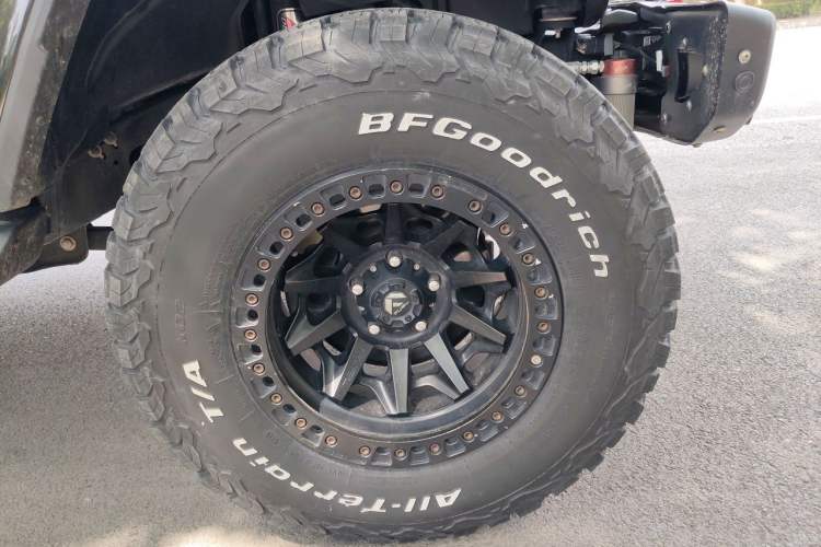 Used Jeep Wrangler 2021 2.0T Sahara Four-Door Edition Right Front Wheel Hub